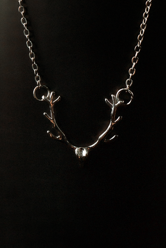 Silver Antler Pendant Necklace – Minimalist Reindeer Horn Chain for Women & Men