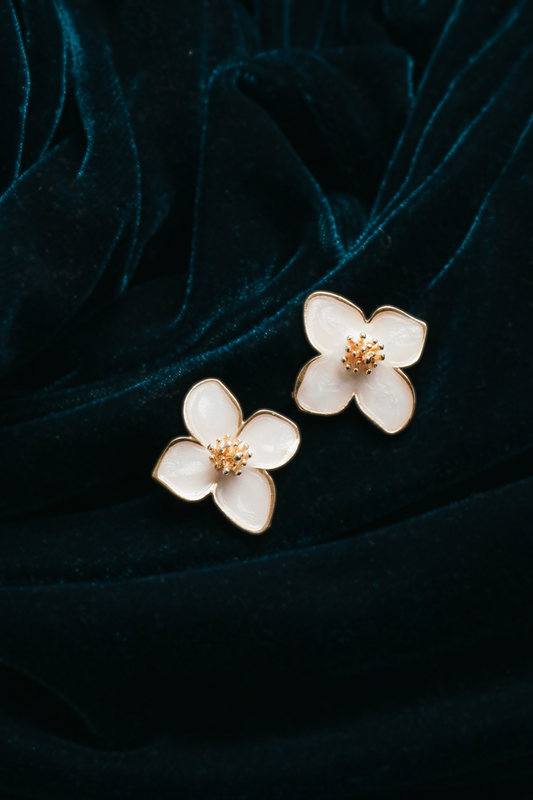 Elegant White Flower Stud Earrings – Pearl Petal Floral Gold-Tone Earrings for Women.