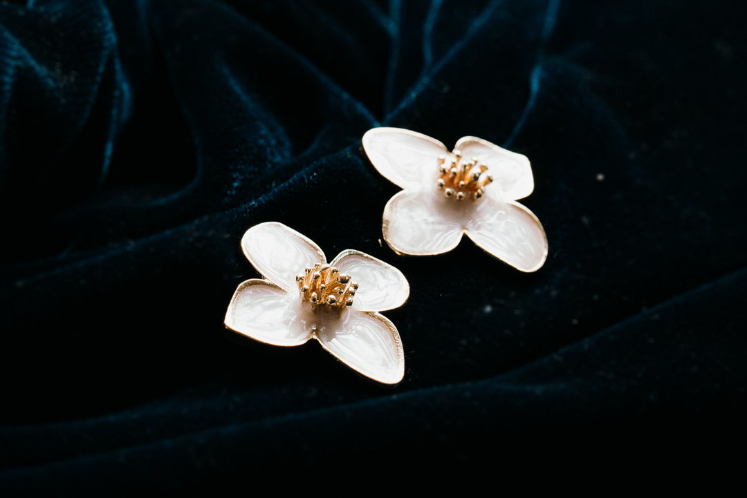 Elegant White Flower Stud Earrings – Pearl Petal Floral Gold-Tone Earrings for Women.