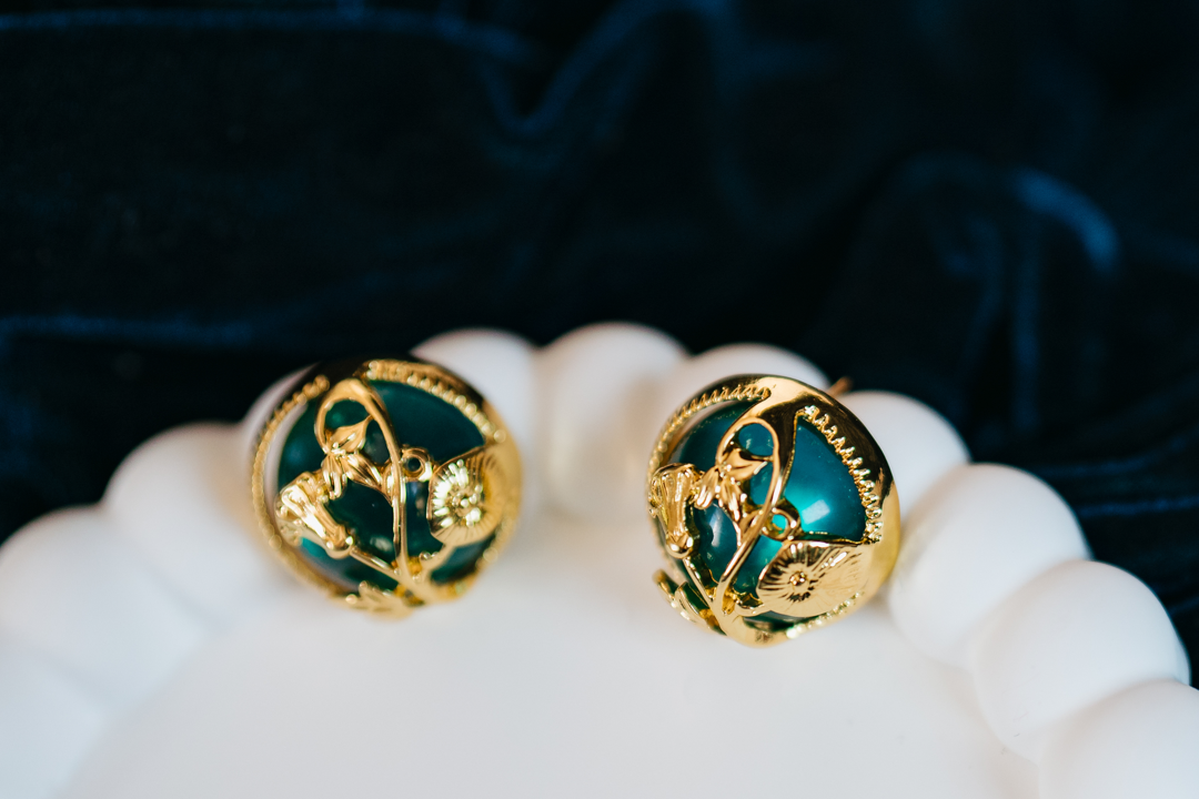 Vintage Floral Stud Earrings – Gold Botanical Round Earrings with Green Enamel Accent