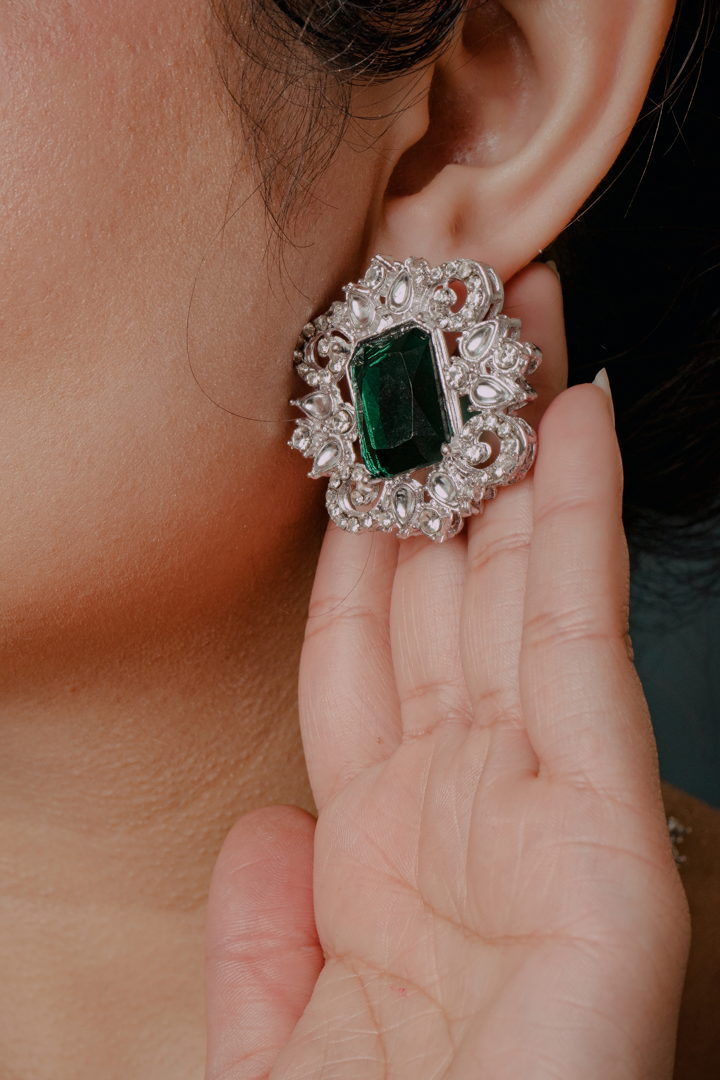 Royal Emerald Green Necklace Set – Heavy Bridal Jewelry with Statement Earrings