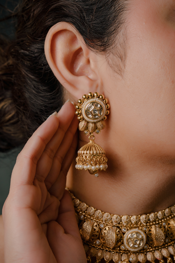 Antique Gold Temple Choker Set – Traditional Bridal Jewelry with Lakshmi Motif & Jhumka Earrings