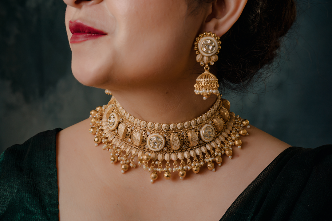 Antique Gold Temple Choker Set – Traditional Bridal Jewelry with Lakshmi Motif & Jhumka Earrings