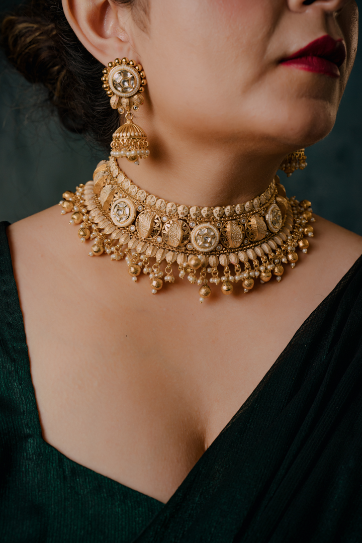 Antique Gold Temple Choker Set – Traditional Bridal Jewelry with Lakshmi Motif & Jhumka Earrings