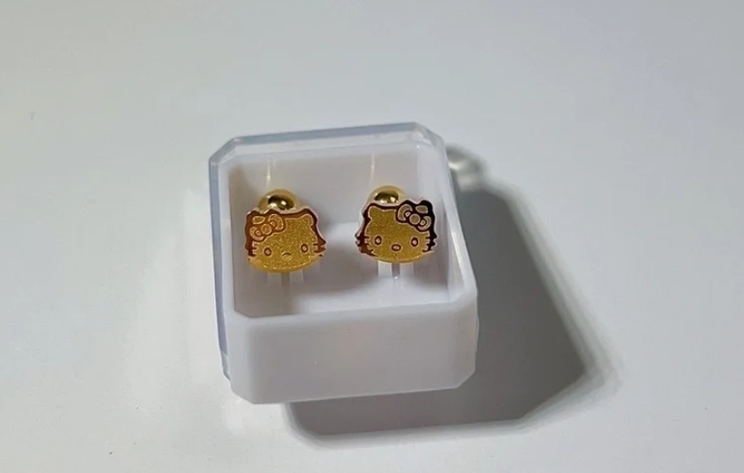 Gold Cute Cat Face Stud Earrings – Kawaii-Inspired Barbell Earrings for Women & Girls