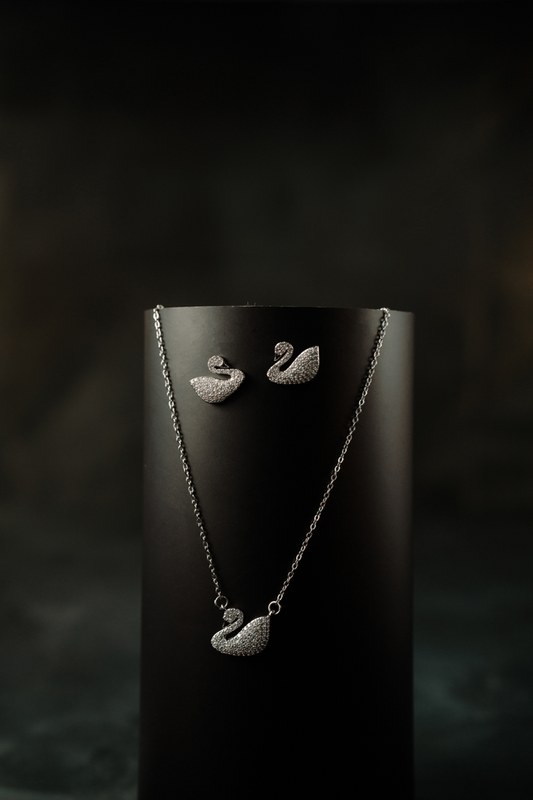 Elegant Crystal Swan Jewelry Set – Necklace, Earrings & Ring | Silver-Plated Gift Set for Women.