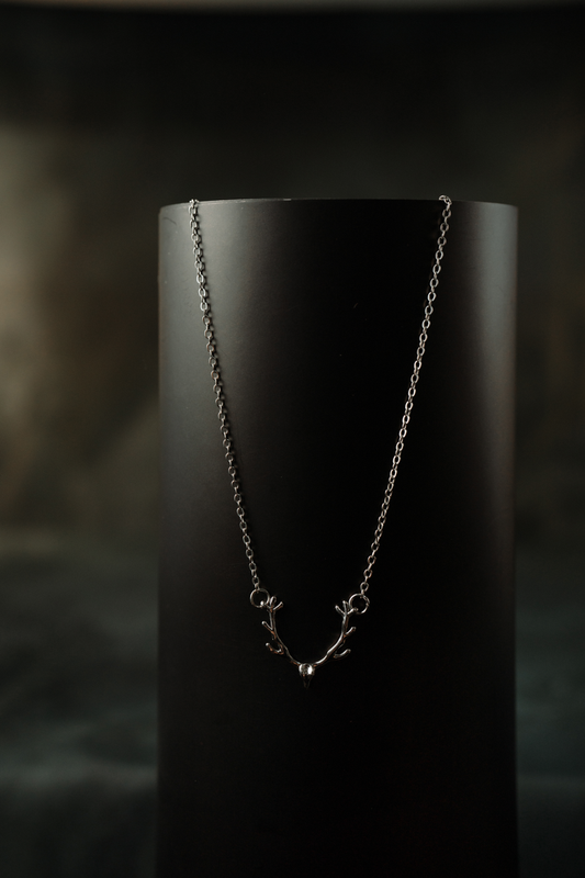 Silver Antler Pendant Necklace – Minimalist Reindeer Horn Chain for Women & Men