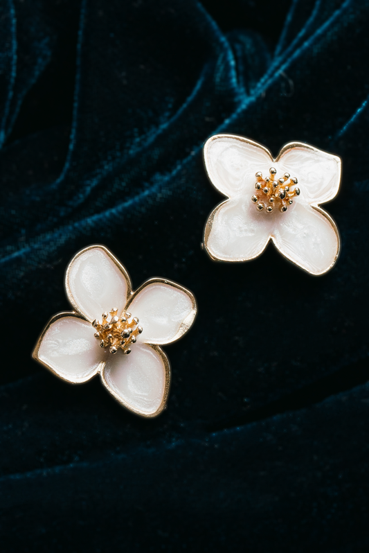 Elegant White Flower Stud Earrings – Pearl Petal Floral Gold-Tone Earrings for Women.