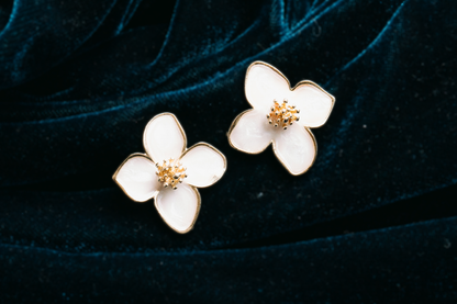 Elegant White Flower Stud Earrings – Pearl Petal Floral Gold-Tone Earrings for Women.