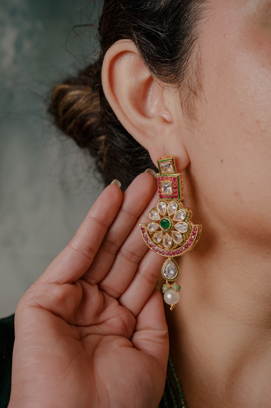 Green Beaded Kundan Necklace Set – Multi-Strand Bridal Jewelry with Pearl Drops & Earrings